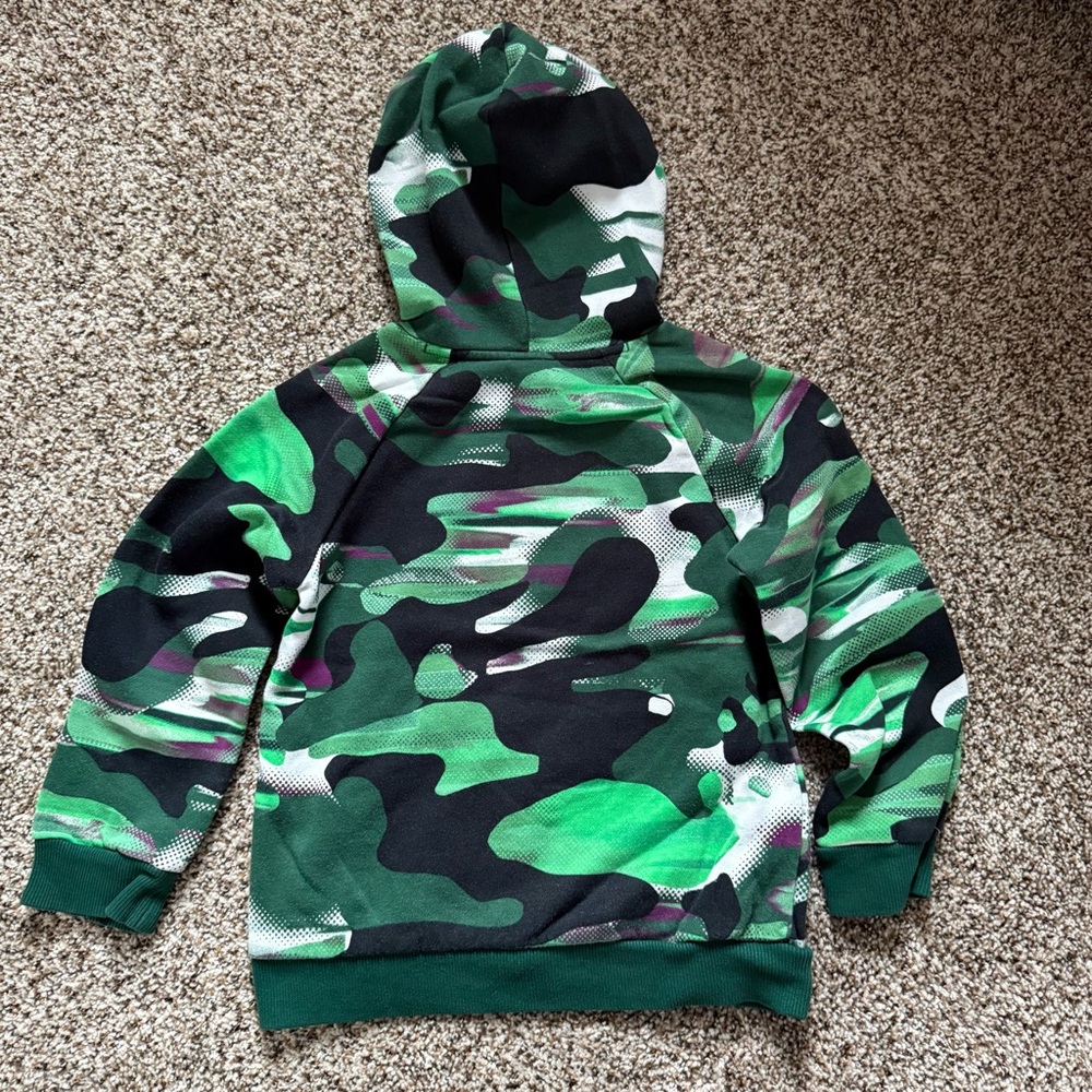 Under Armour camouflage hoodie size XS